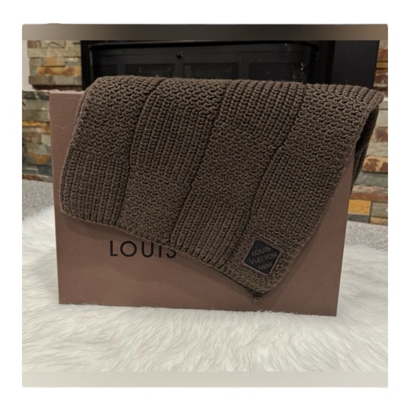 Louis Vuitton Damier Ebene Wool Scarf ✨ - Picture 9 of 10